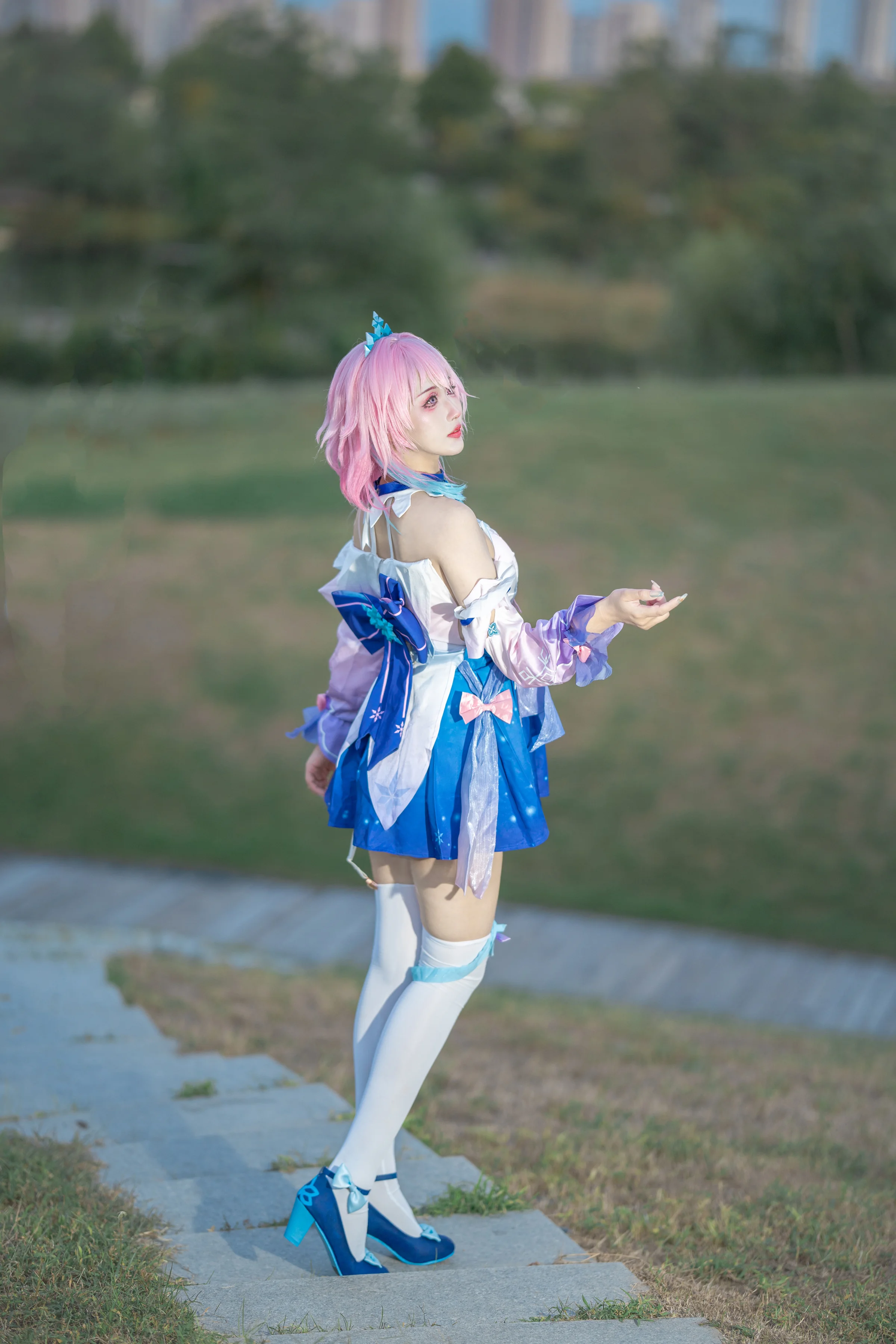 崩坏星穹铁道 礼服三月七 澪绫COS写真赏