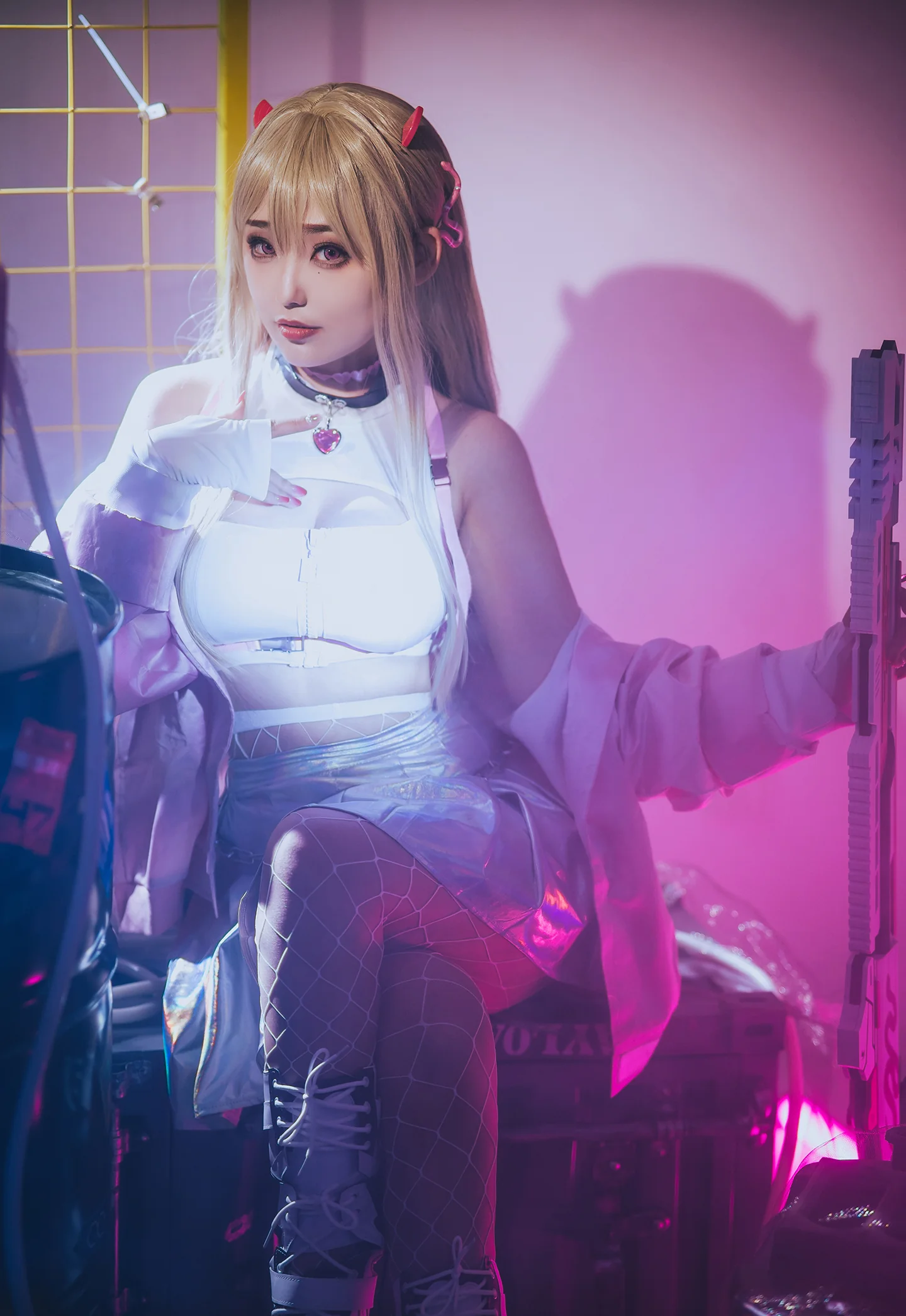 《胜利女神:妮姬》毒蛇COS写真