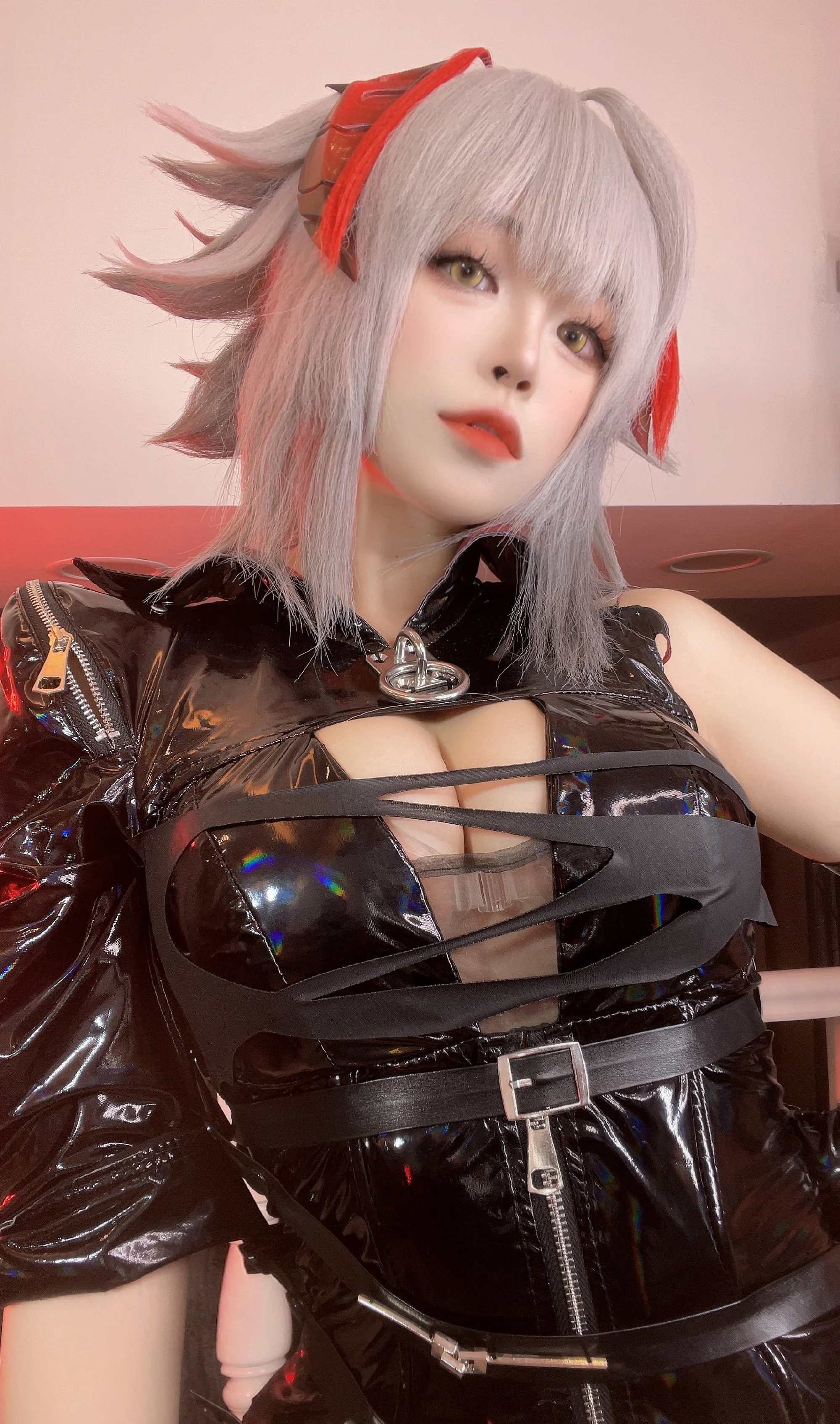 《明日方舟》音律联觉-愚夜密函COS写真