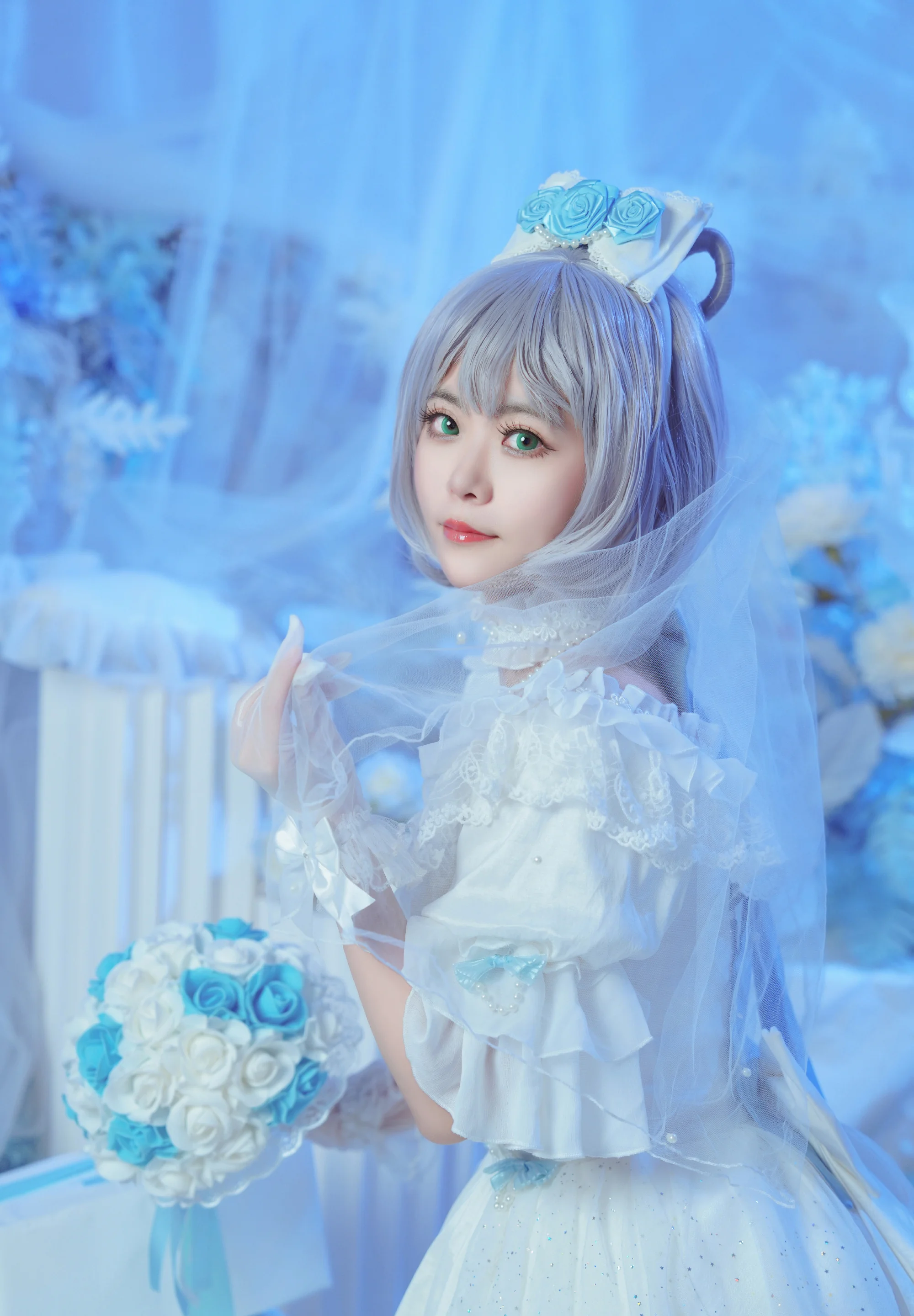 洛天依蔷薇花嫁COS写真