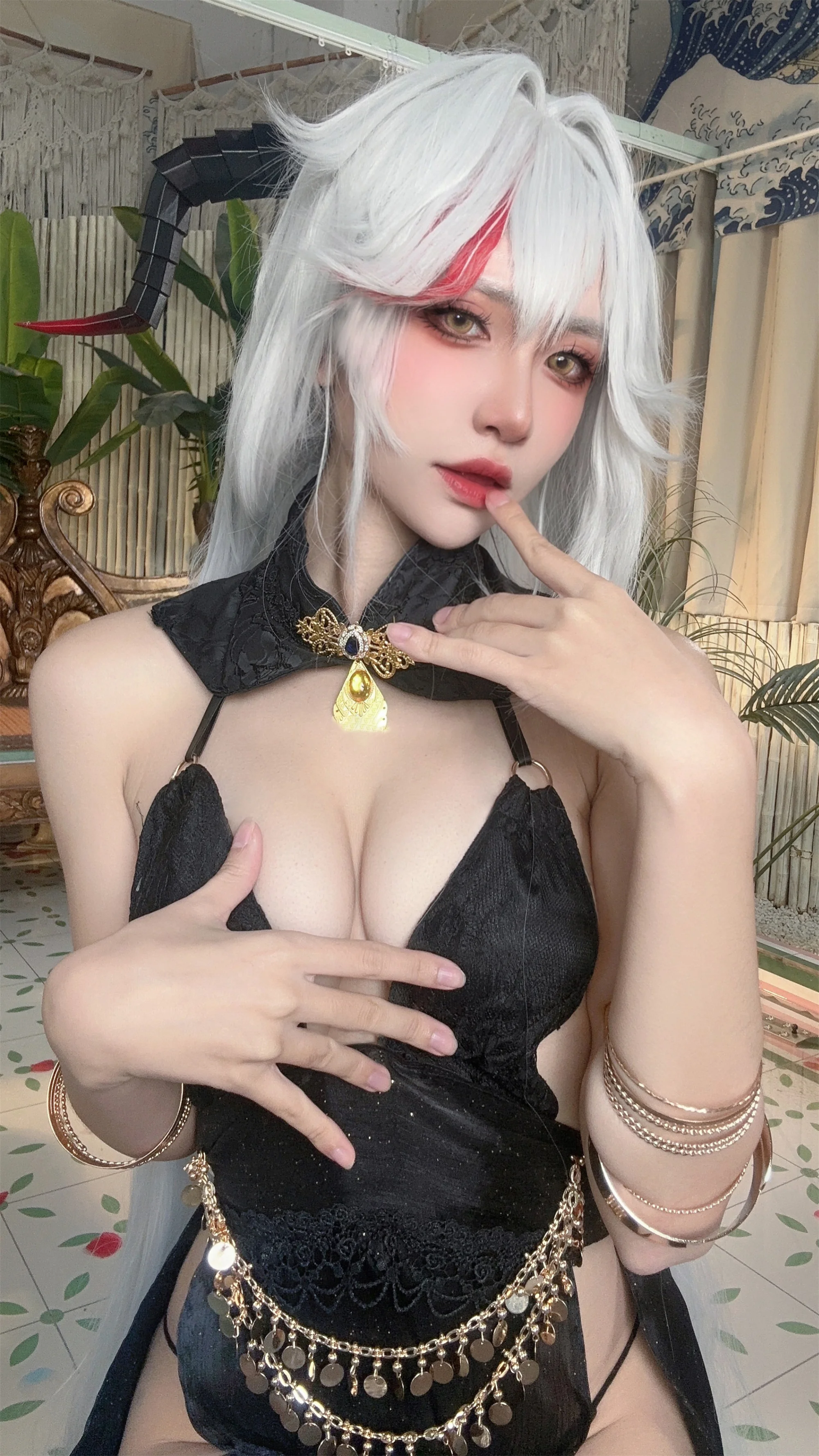《碧蓝航线》埃吉尔 舞娘COS写真