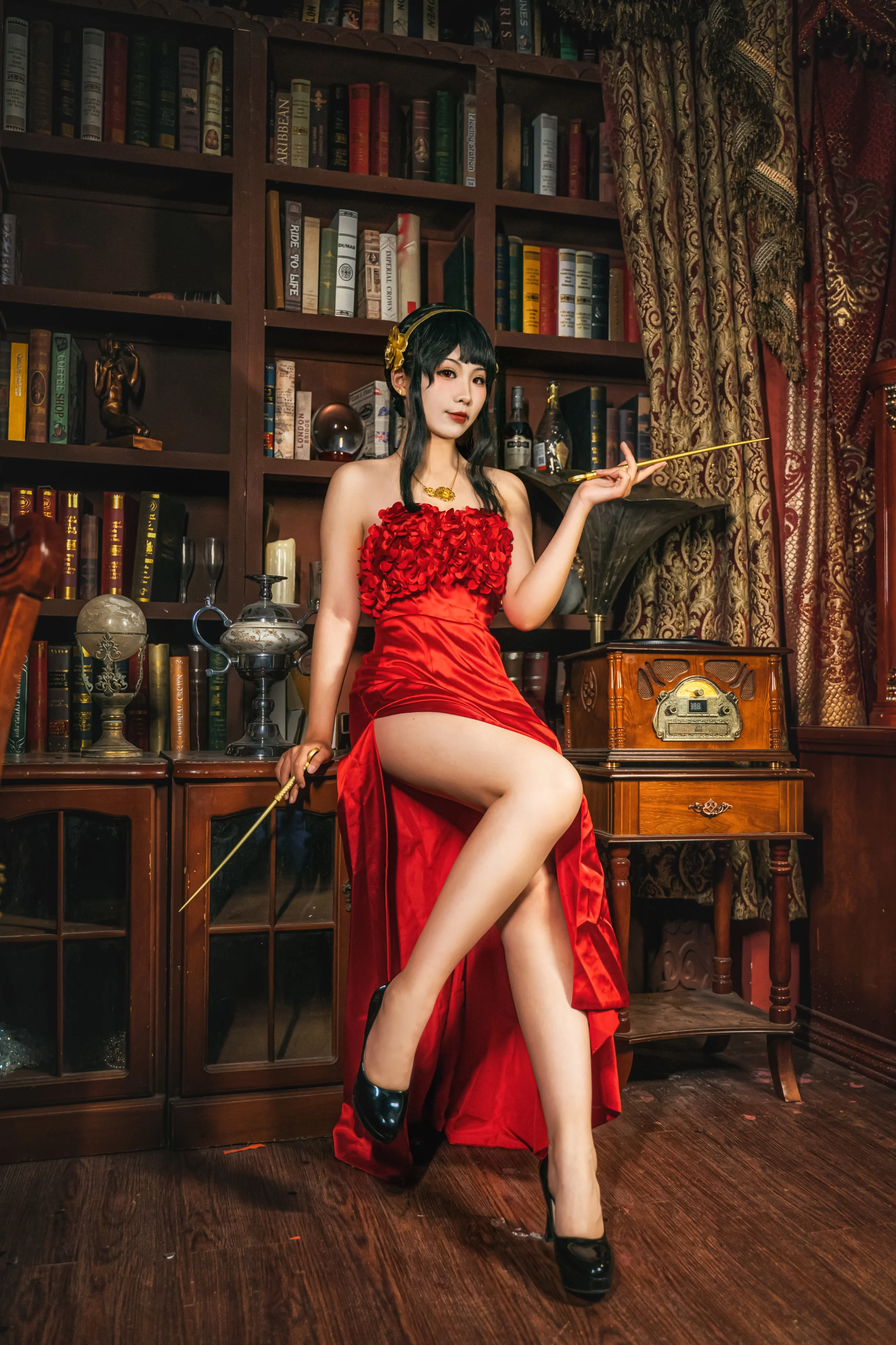 《间谍过家家》约尔音乐会礼服｜高清图片集