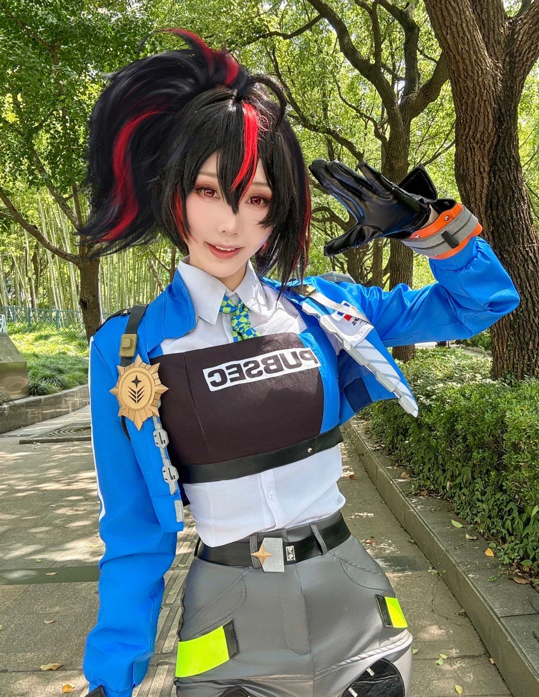 《绝区零》朱鸢COS写真
