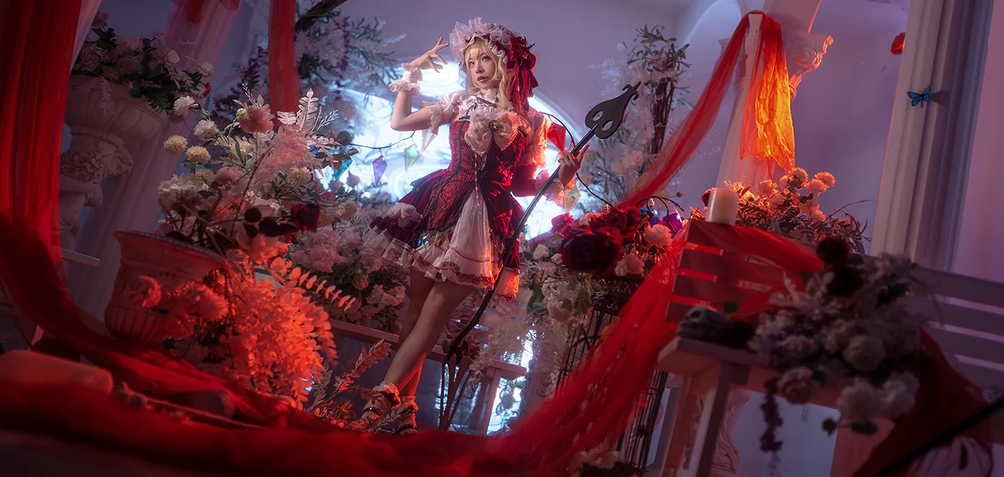《东方project》芙兰朵露·斯卡雷特COS写真