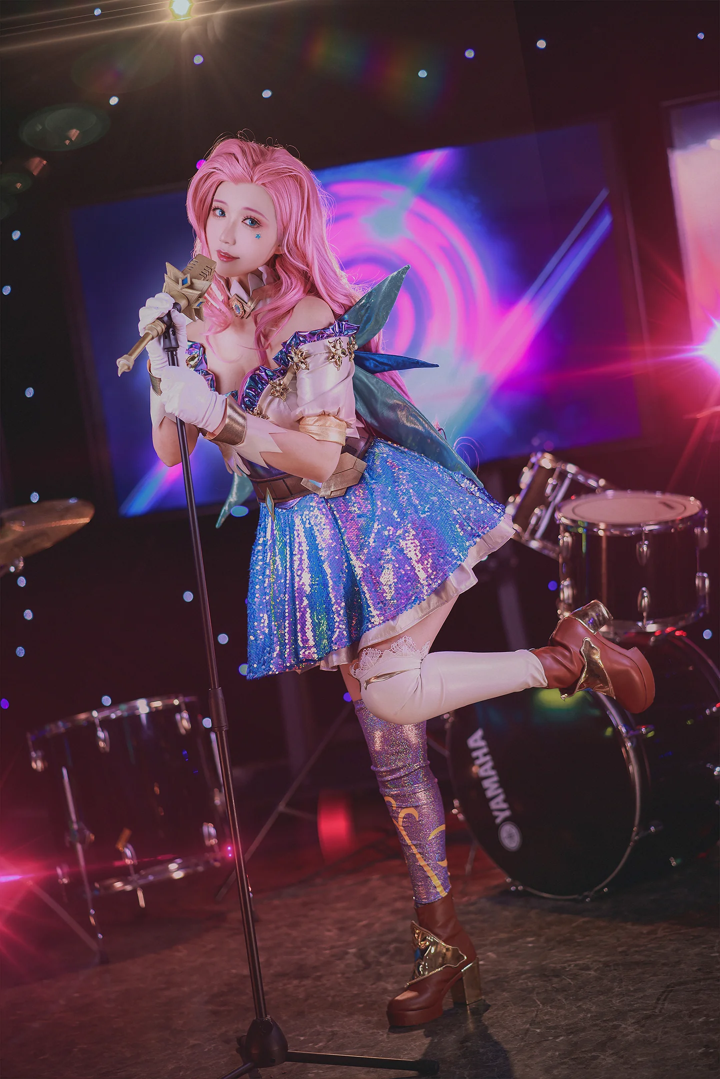 《英雄联盟》萨勒芬妮COS写真