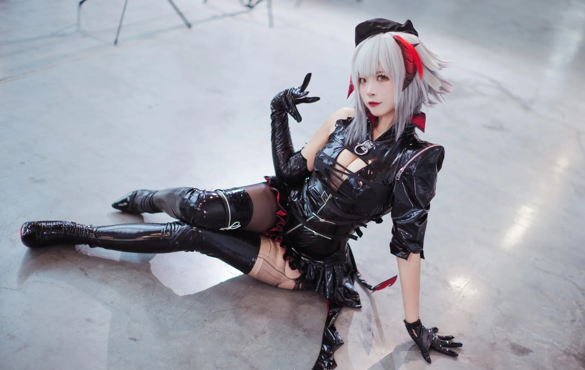 《明日方舟》 W 愚夜密函 COS写真