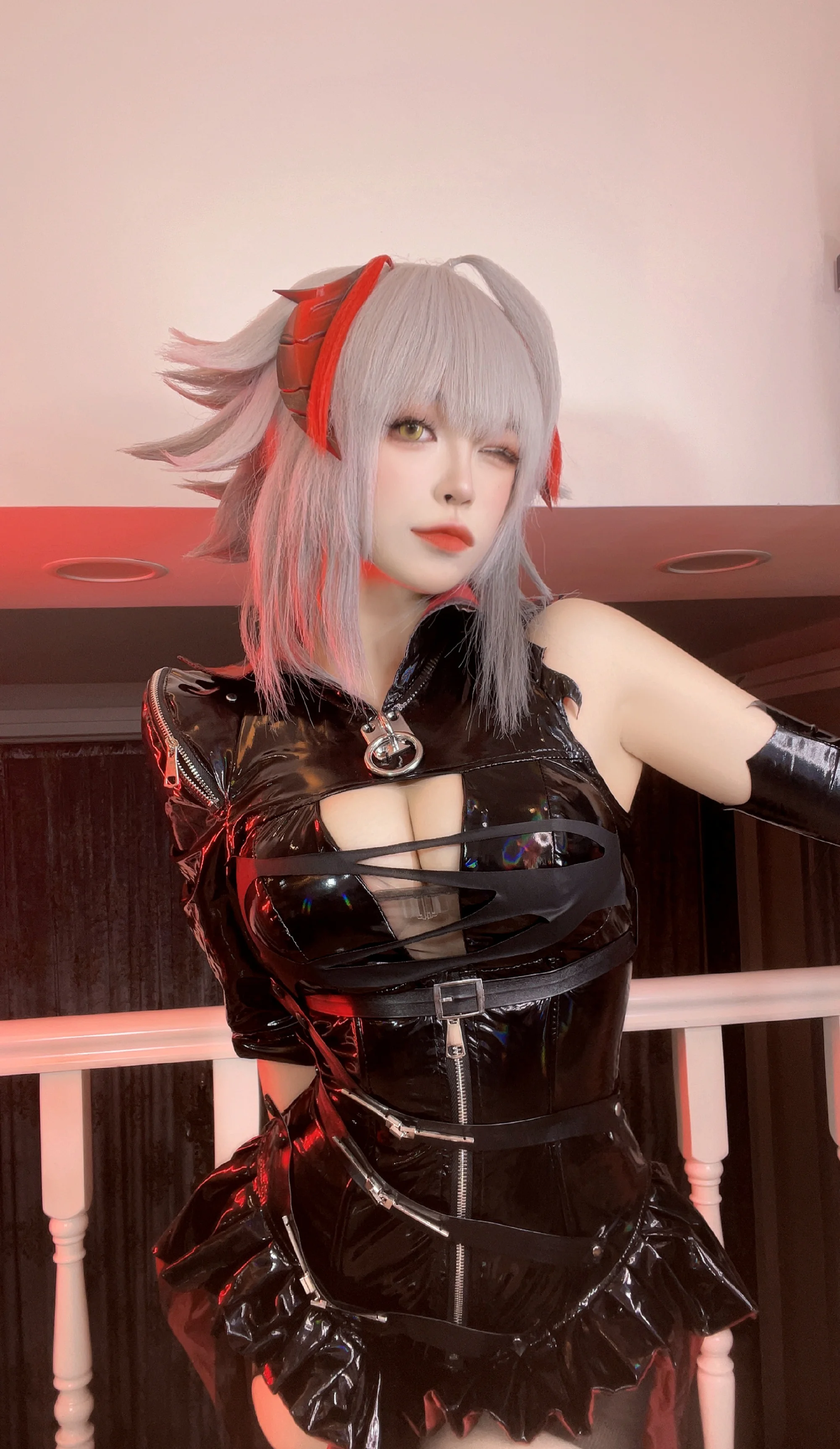 《明日方舟》音律联觉-愚夜密函COS写真