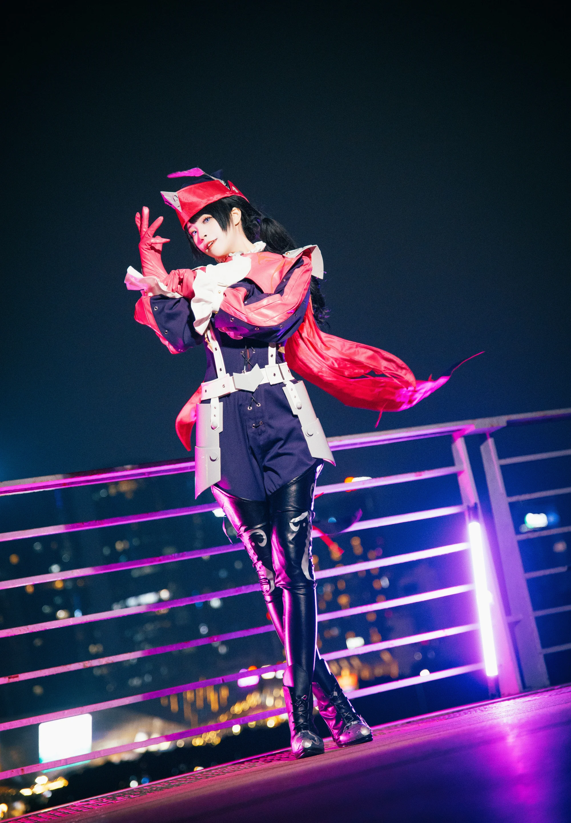 《女神异闻录:夜幕魅影》野毛朋子COS写真