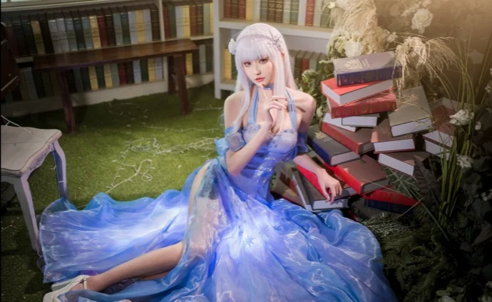 爱蜜莉亚冰晶礼服｜高清图片集