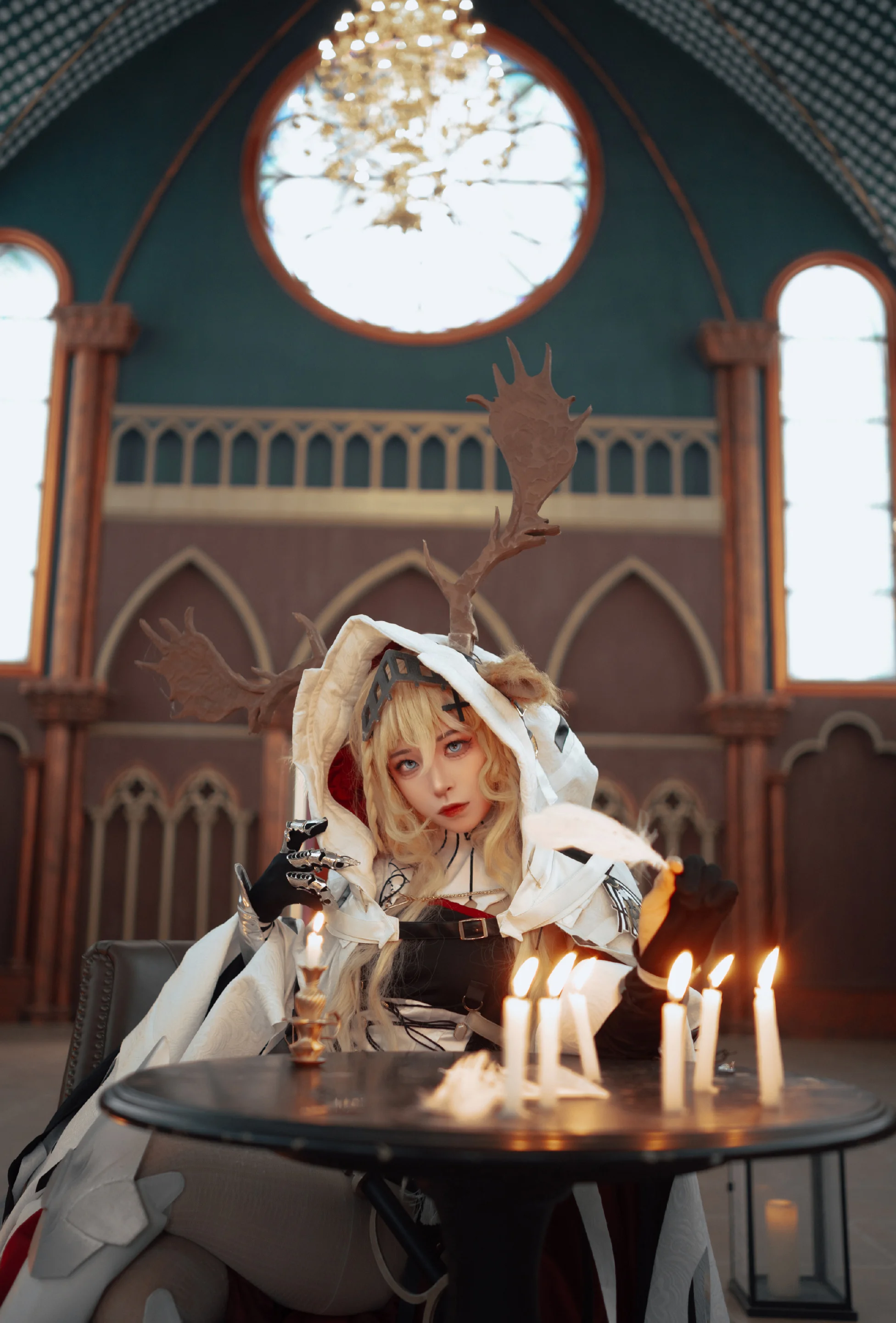 《明日方舟》薇薇安娜COS写真