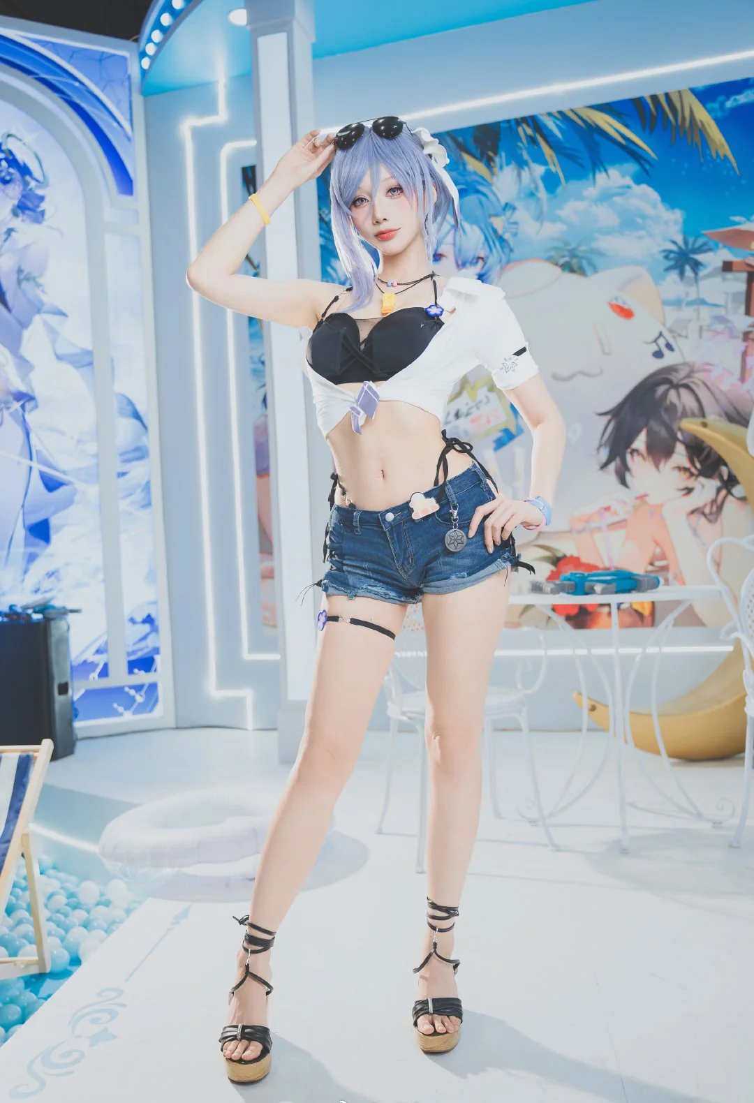 《深空之眼》月神泳装COS写真